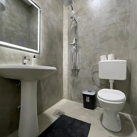 Urban Budget Apartment *