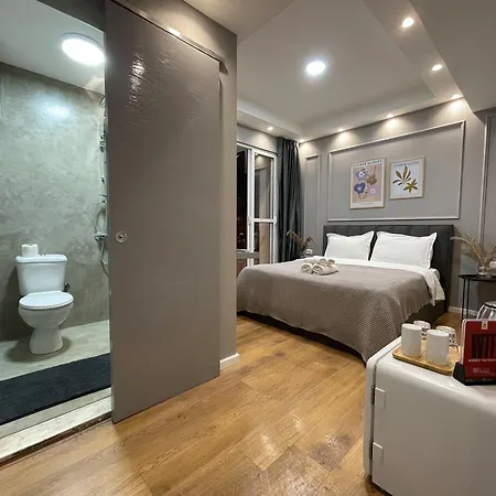 Urban Budget Apartment *